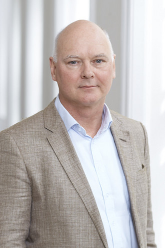 Thomas Bjørnholm comes from a previous position as Prorector for Research and Innovation at the University of Copenhagen.