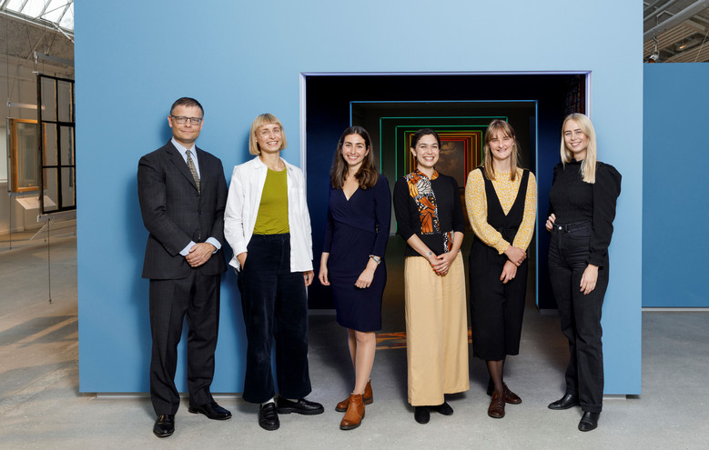 Villum International Postdocs 2021 with chair Jens Kann-Rasmussen. Photo: Thomas Frandsen. Please credit VILLUM FONDEN. Download press photos.
From left: